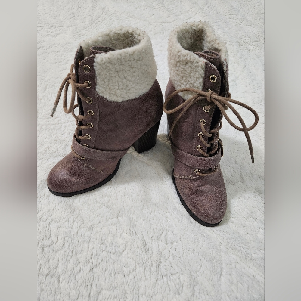 Express Winter Booties - Picture 2 of 4